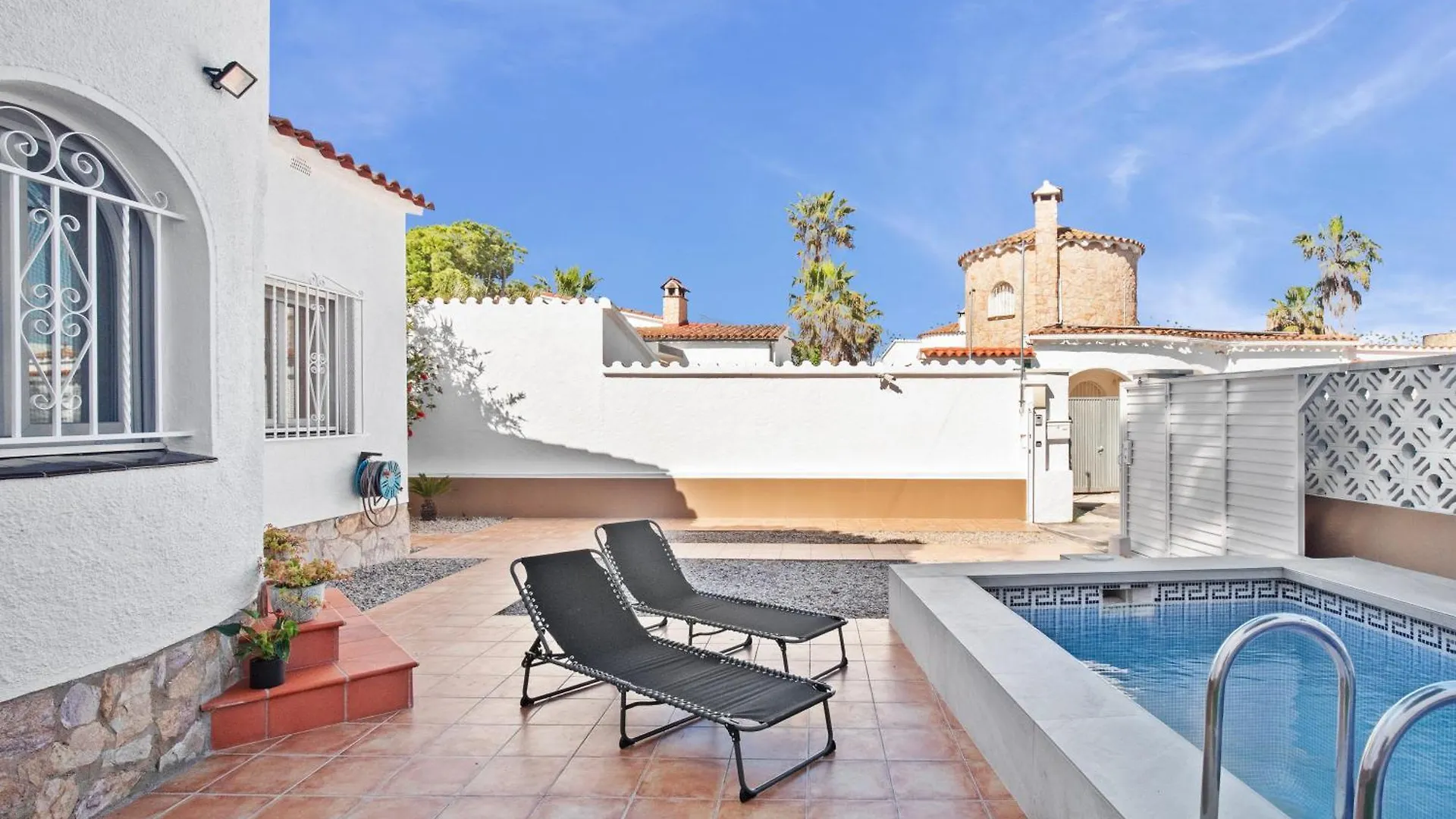 Villa Encanto Con Piscina Empuriabrava 0*,  Hiszpania